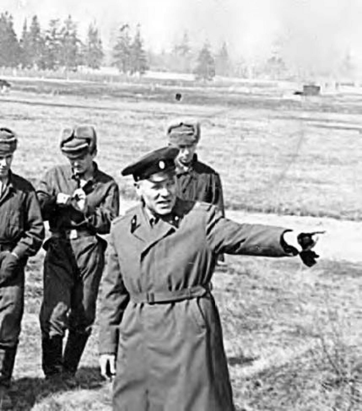 Взял учебник и пришел на пристань, а мне: «Коля, война началась»